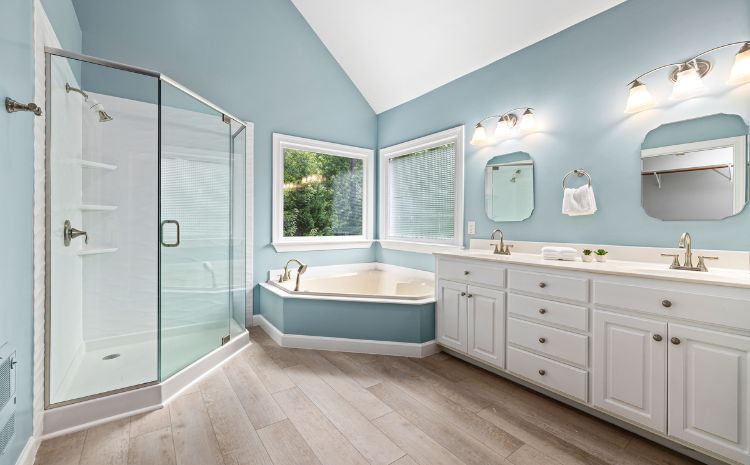 Master Bath Remodel Before the Holidays: The August Deadline Nobody Talks About