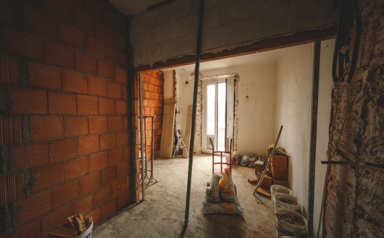 Renovation Timing in St. Louis: Why July Decisions Determine When Your Project Actually Finishes