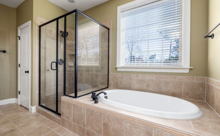 Walk-In Showers vs. Tubs: The Resale Question St. Louis Homeowners Ask