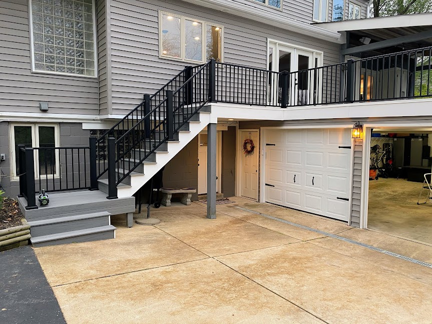Deck, Railings & Roof, Ladue Road — project photo 10